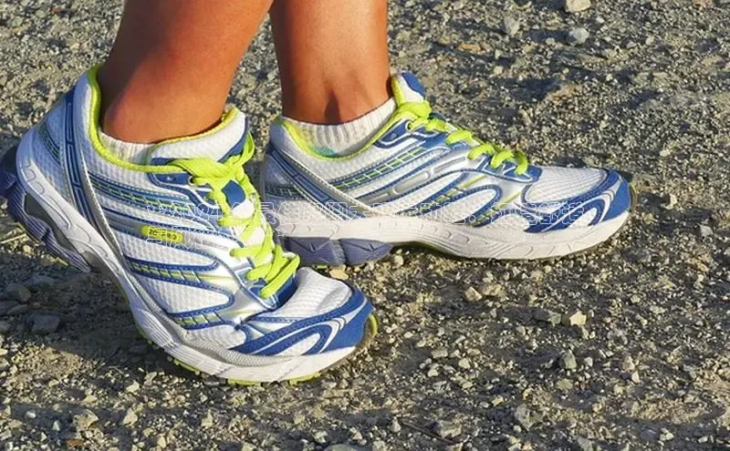 意昂2登录百度手机输入法**2024 年最佳宽脚大码运动鞋：打造舒适
与风格并存**