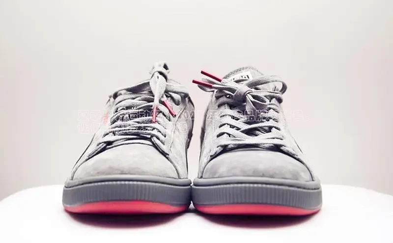 意昂2账号登录入口百度翻译夏季男鞋运动鞋：2023 年最佳品牌和型号，
让你的脚步凉爽舒适