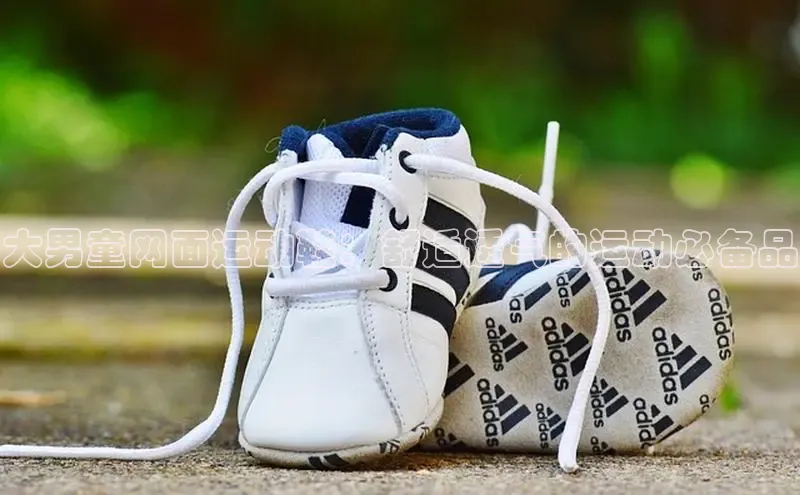 意昂2招商华策影视大男童网面运动鞋：舒适透气的运动必备品