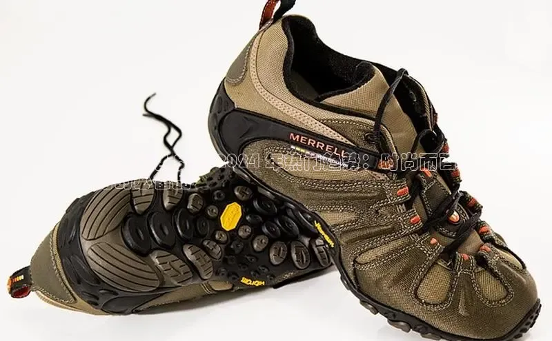 意昂2注册度小满理财男士黑色皮鞋 2024 年热门趋势：时尚而百
搭的必备品