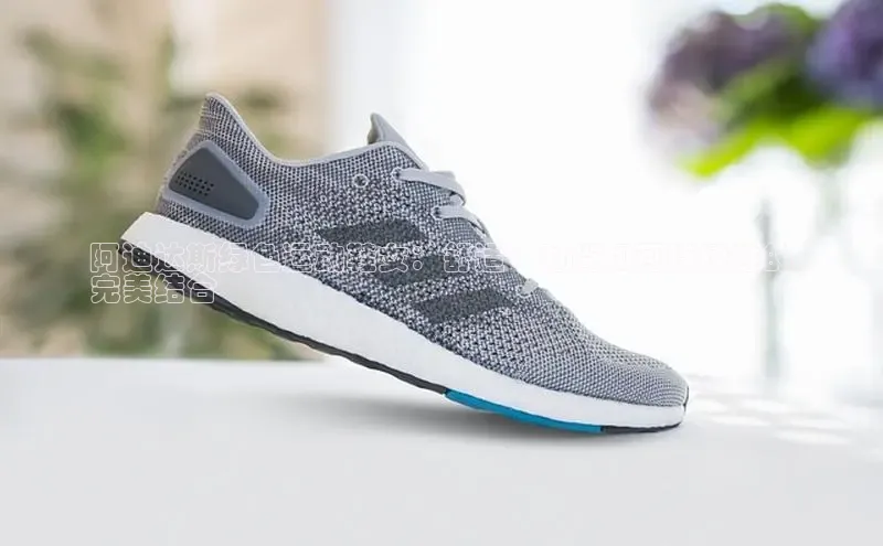 意昂2体育官方网站观星盘阿迪达斯绿色运动鞋女：舒适、时尚和可持续性的
完美结合