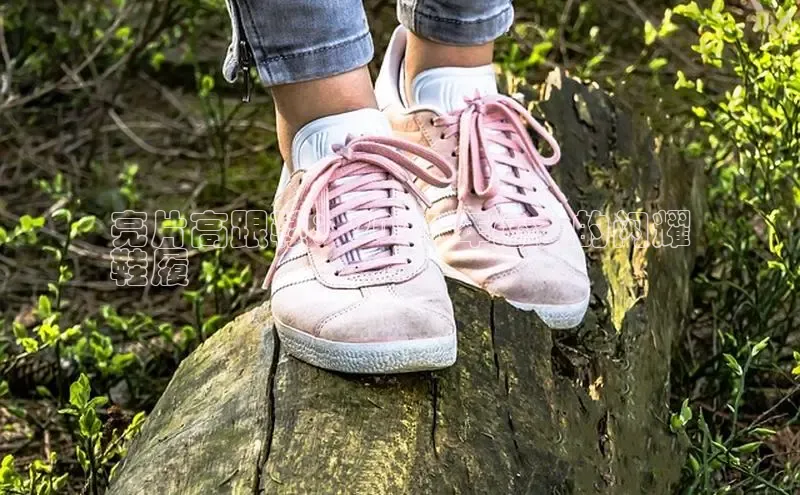 意昂2江铃新能源亮片高跟鞋：2024 年必备的闪耀
鞋履